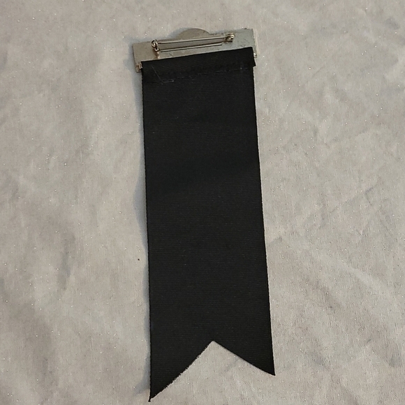3/$20 MARY KAY Convention Pin Ribbon - Picture 3 of 4